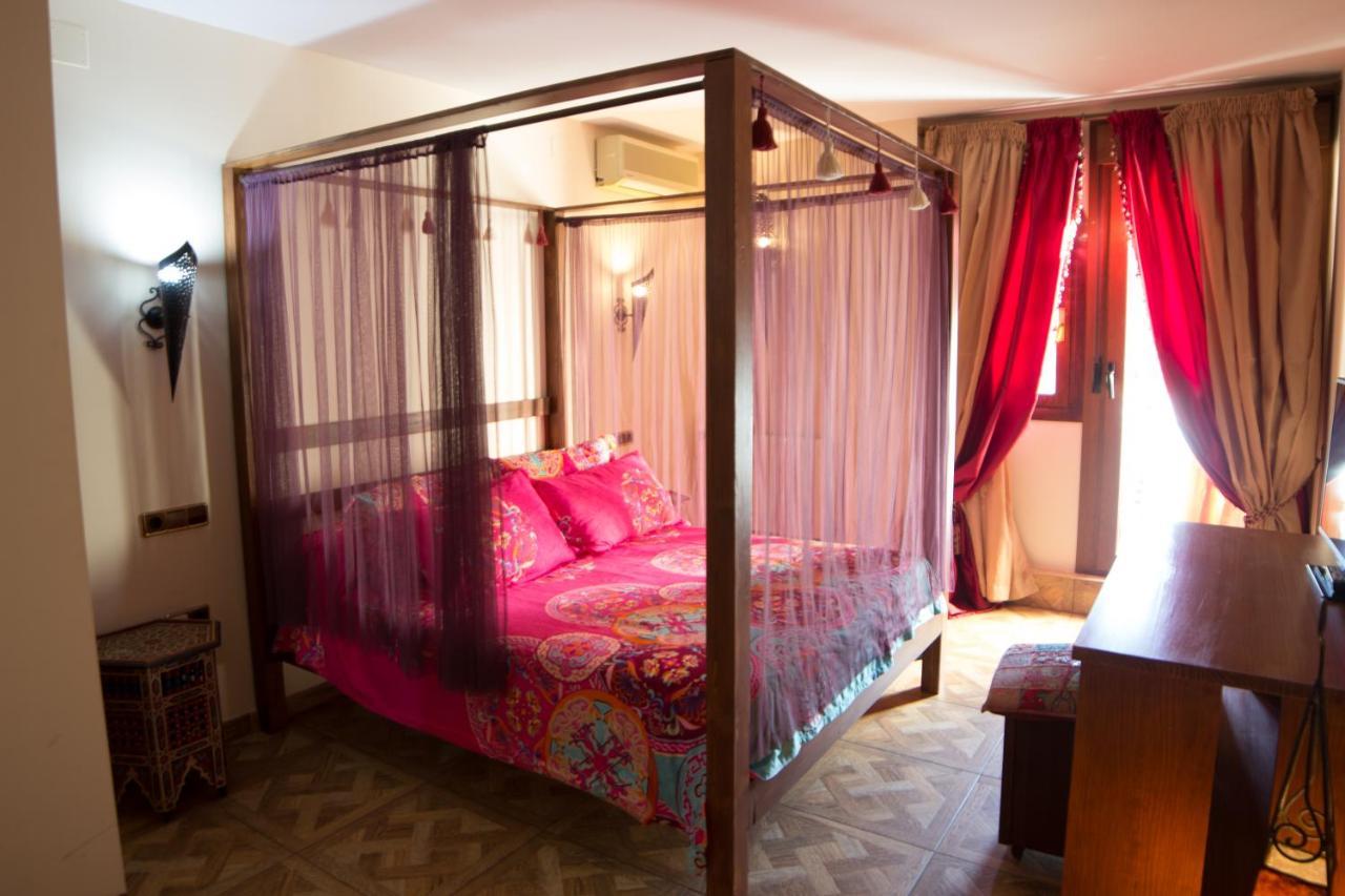 Hostal Mont Royal Alicante Esterno foto