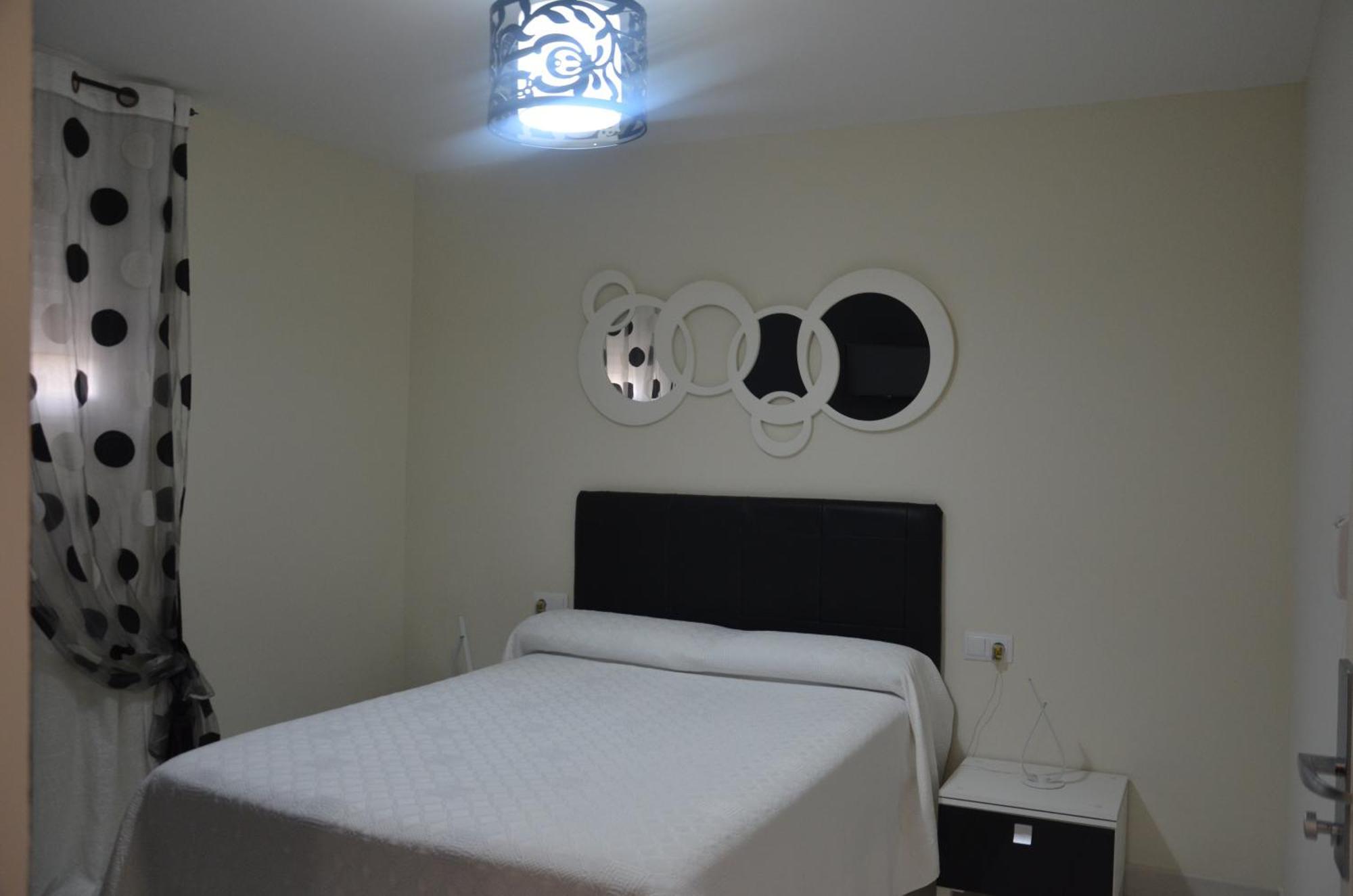 Hostal Mont Royal Alicante Esterno foto