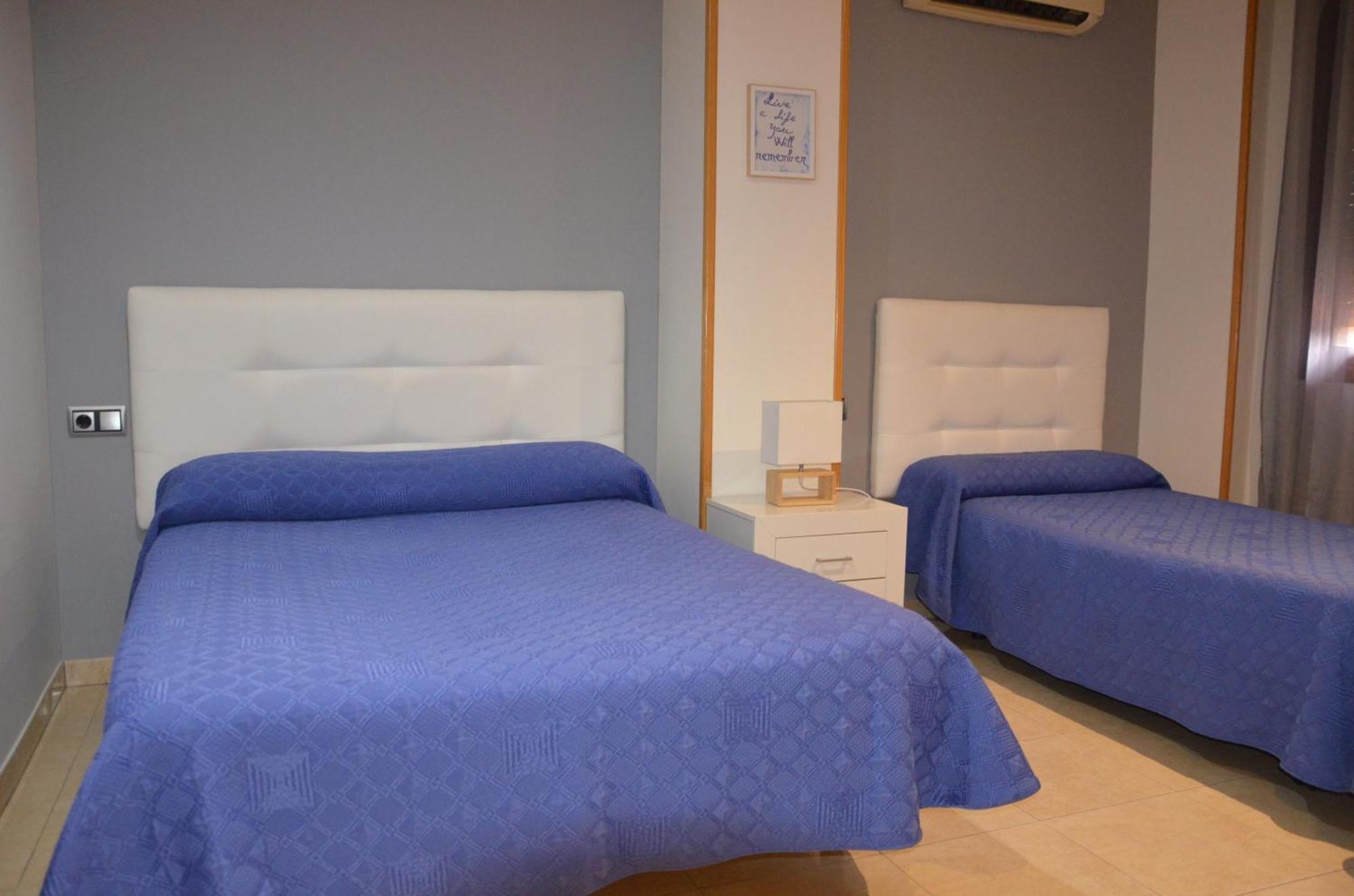 Hostal Mont Royal Alicante Esterno foto