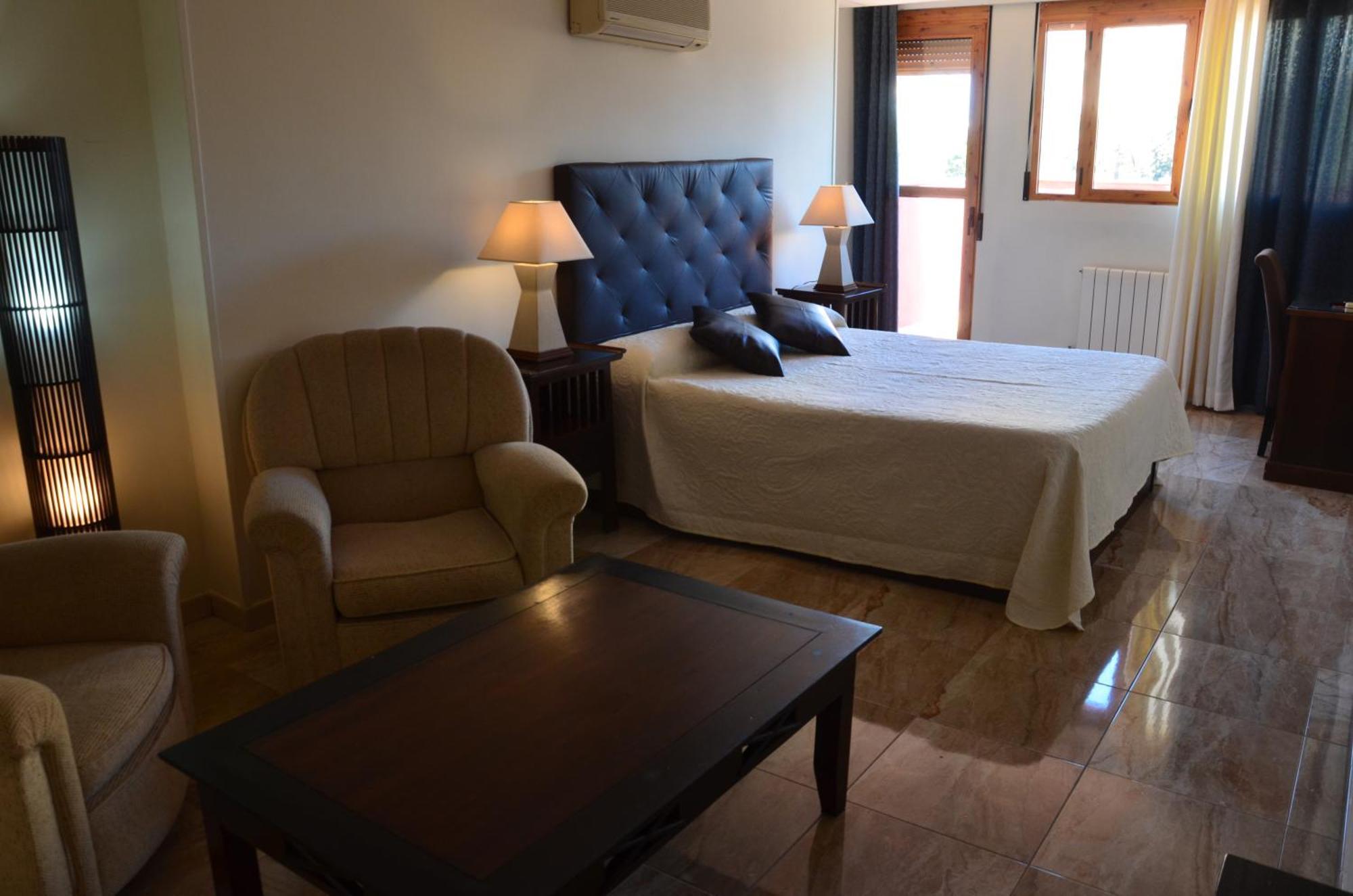 Hostal Mont Royal Alicante Esterno foto