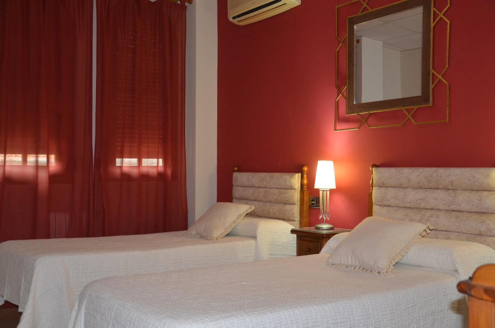 Hostal Mont Royal Alicante Esterno foto