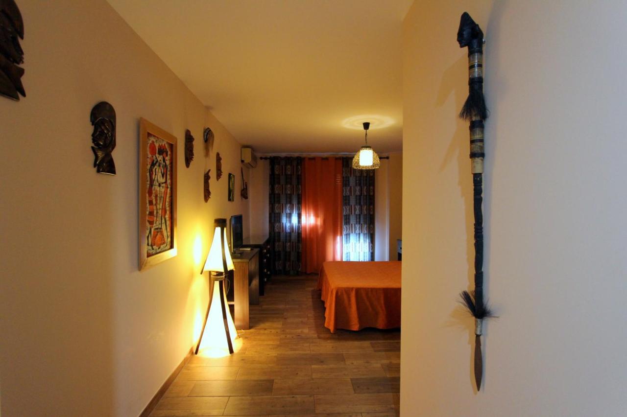 Hostal Mont Royal Alicante Esterno foto