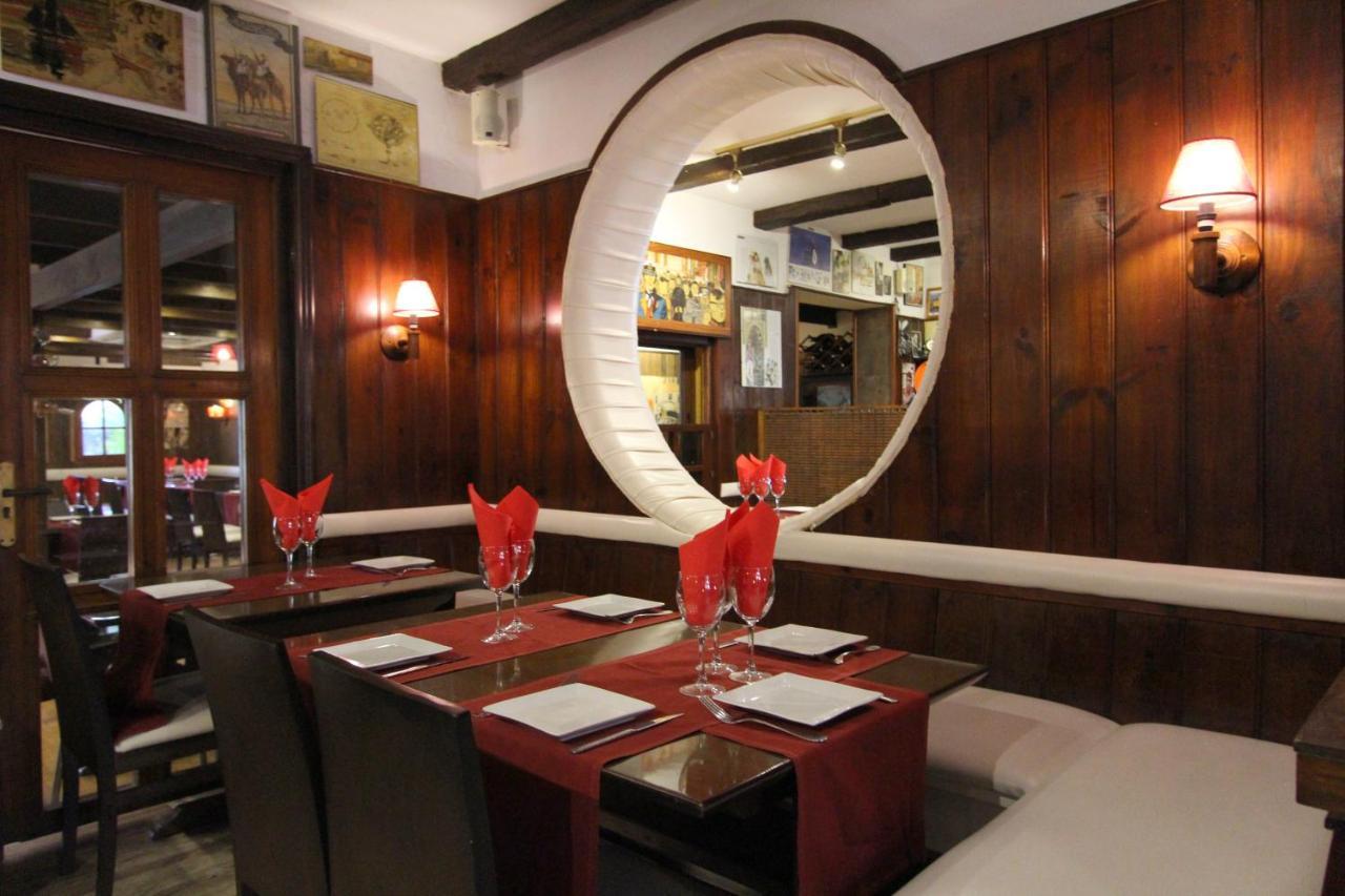 Hostal Mont Royal Alicante Esterno foto